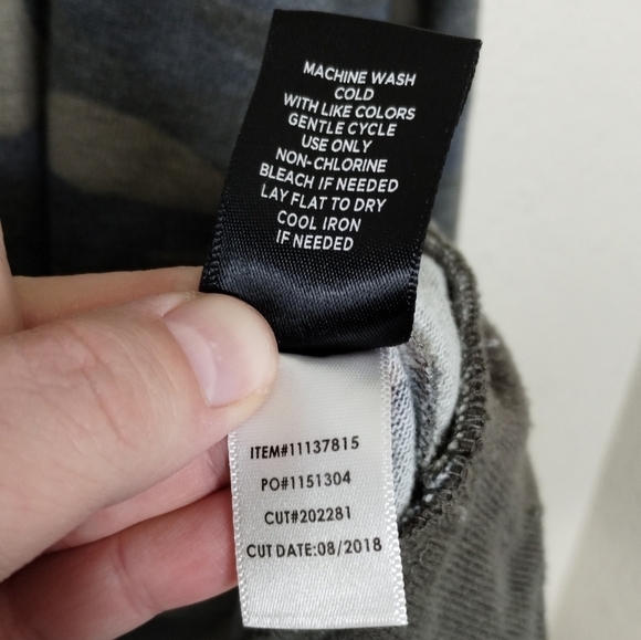 Torrid Super Soft Plush Crew Neck Raglan Sweatshirt Plus Size 3X - Picture 7 of 7